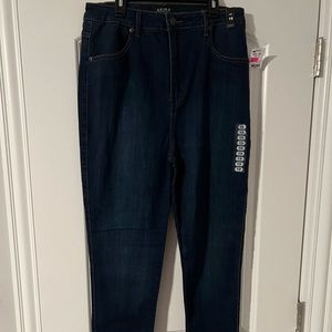 NWT-Akira size 19 jeans